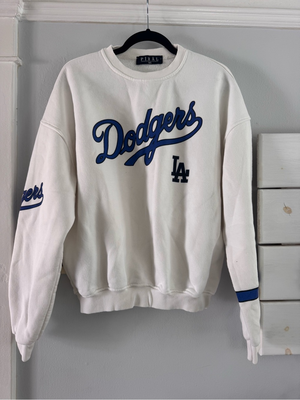 Piräl White Dodgers Crewneck Sweatshirt with Blue Logo